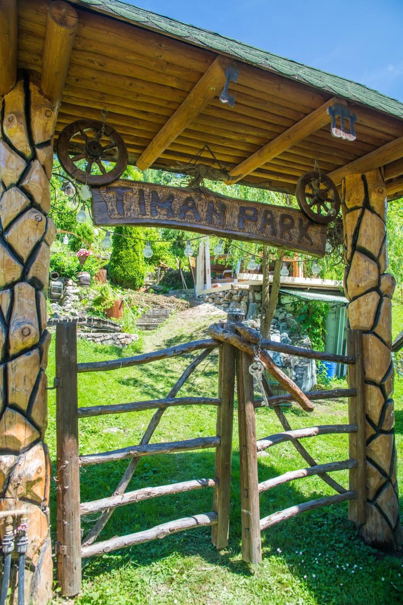 Casa Timan Park Villa Fundu Moldovei Bagian luar foto